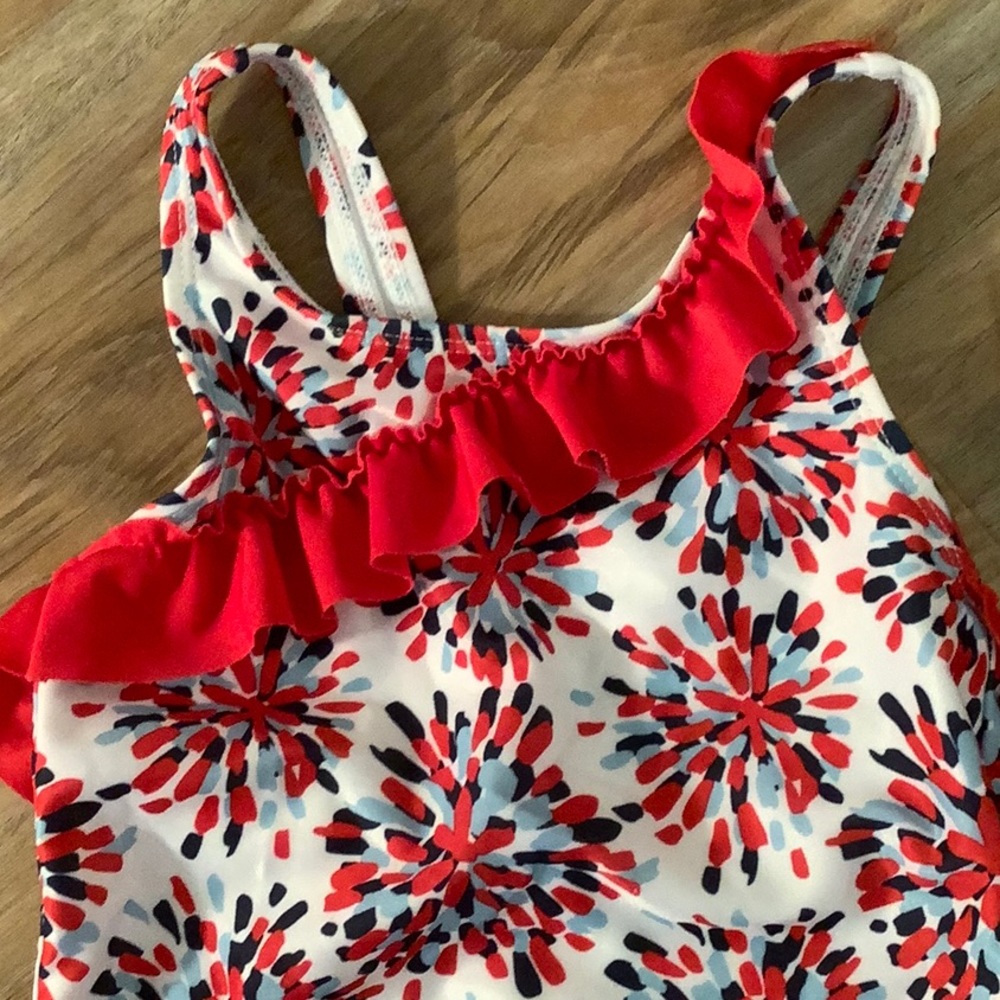 Girls swim and shorts - Picture 2 of 9